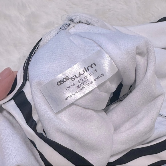 ASOS Black‎ and White Striped One Piece Swimsuit 10 - Picture 7 of 8